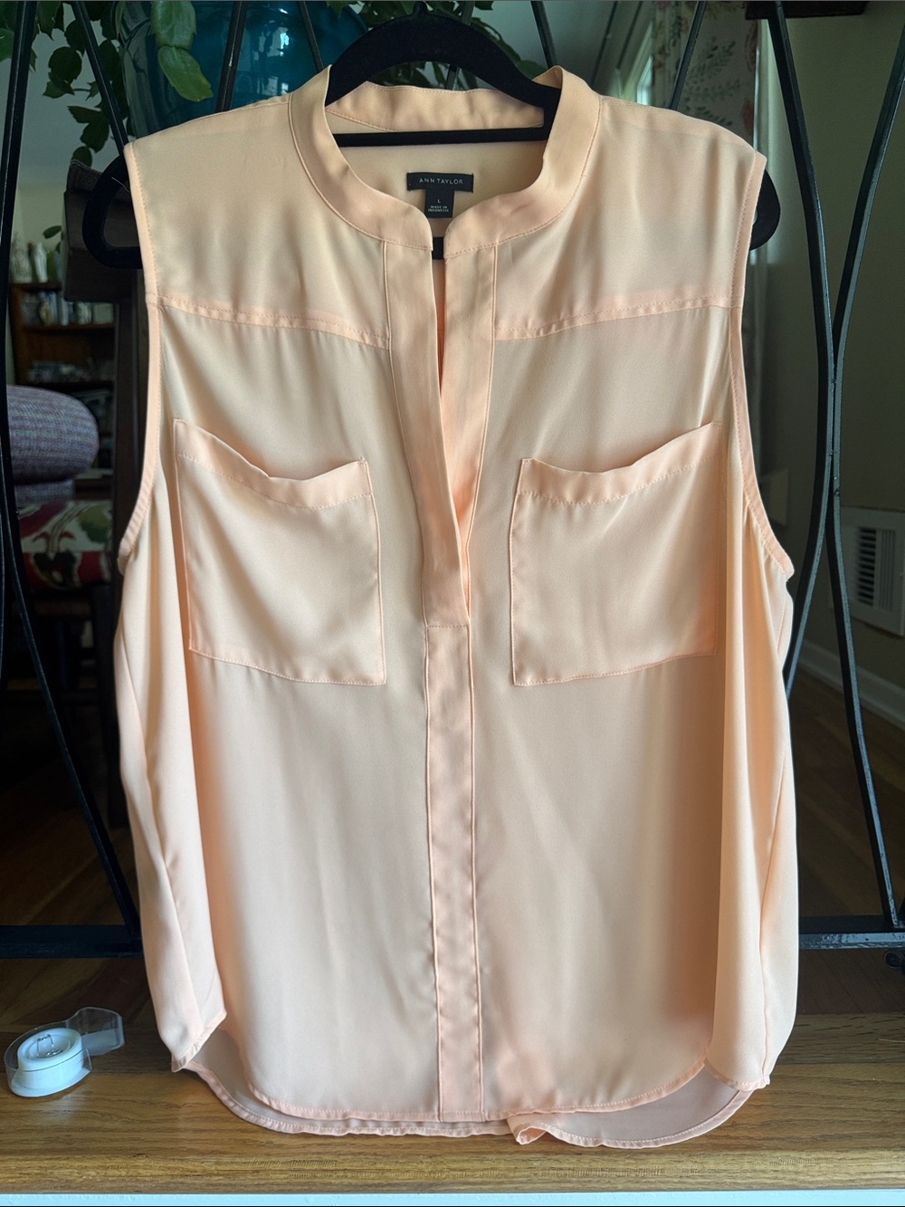 Ann Taylor Large Light Peach  Sleeveless Split-Neck Blouse